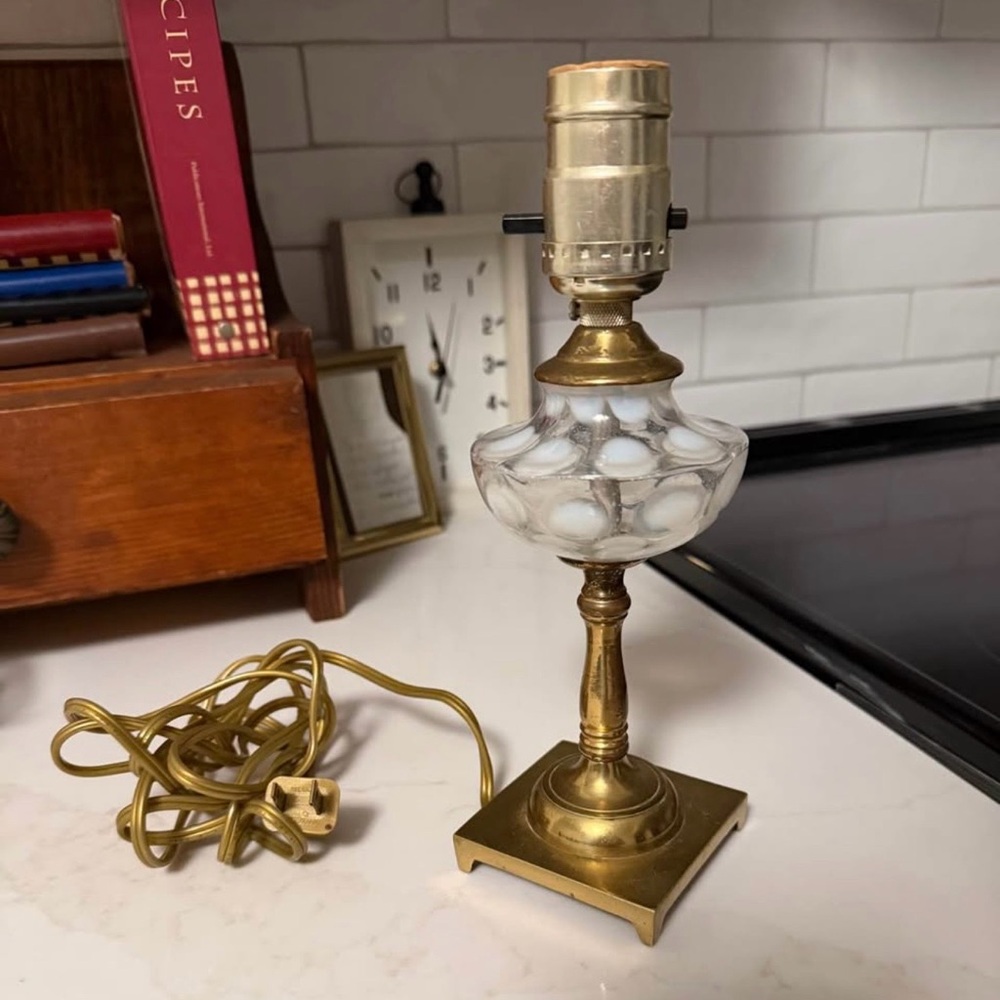 Fenton White Coin Dot Lamp